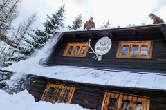 Brigáda na chate počas snehovej kalanity 7.1.2023